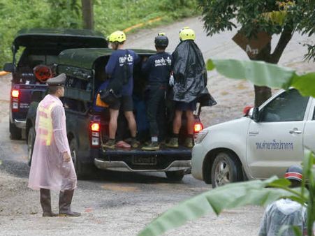 #Thailand Cave rescue: ગુફામાંથી બહાર કઢાયા બધા 12 બાળકો અને કોચ