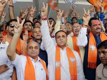 CMની અધ્યક્ષતામાં સીમા દર્શન રિવ્યૂ બેઠક યોજાઇ, 39 કરોડના વિકાસ કાર્યો મંજૂર