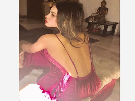 પોતાનું જ પ્રમોશન 