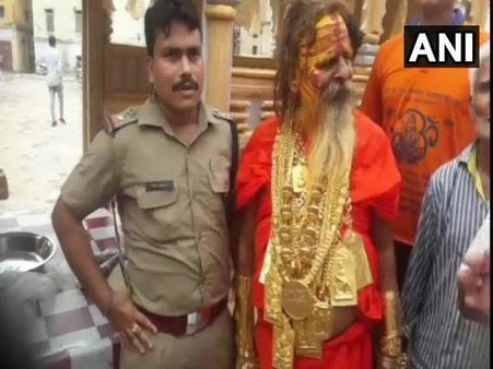 20 કિલો સોના સાથે કાવડ યાત્રા પર નીકળ્યા ગોલ્ડન બાબા 20 કિલો સોના સાથે કાવડ યાત્રા પર નીકળ્યા ગોલ્ડન બાબા