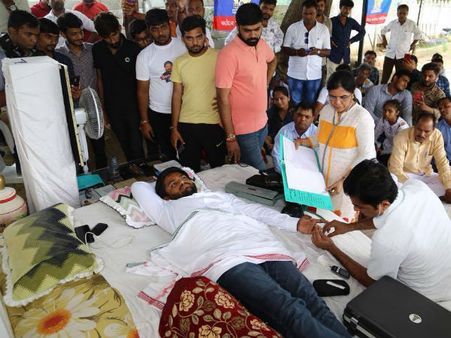 કાલે કોર્ટમાં હાજર રહેવું પડશે