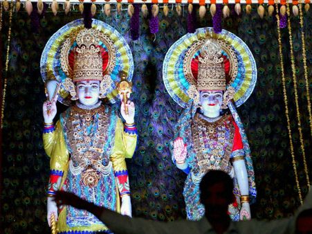 ત્રણ રંગોના મિશ્રણથી બન્યું છે કૃષ્ણનું સ્વરૂપ