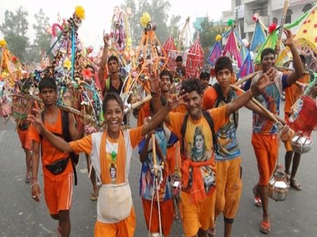 કાંવડ યાત્રા: હરિદ્વારમાં એક અઠવાડિયા માટે તમામ શાળાઓ- કોલેજો બંધ, ભારે વાહનોના પ્રવેશ પર રોક