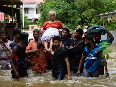 કેરળ પૂરઃ યુએઈની 700 કરોડની મદદની રજૂઆત પર સીએમનું જૂઠ પકડાયુ