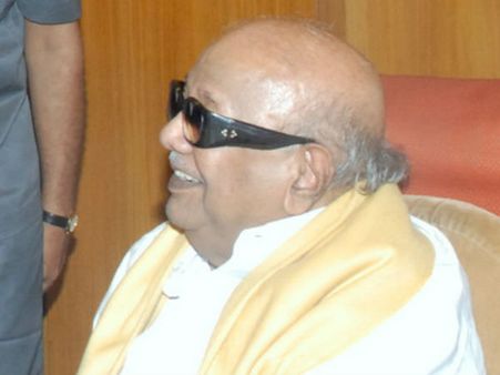 કરુણાનિધિની સમાધિ બનશે