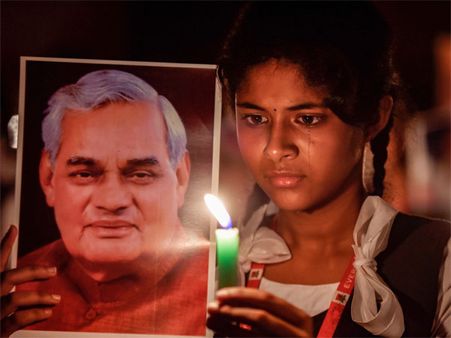 દેશનો રાષ્ટ્રીય ધ્વજ તિરંગો અડધી કાઠીએ ફરકશે