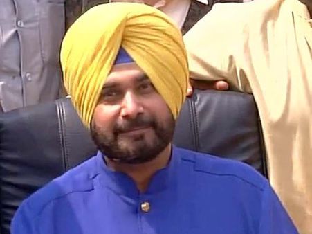 સિદ્ધુએ કબૂલ્યુ નિમંત્રણ કહ્યુ: ‘ચરિત્રવાન માણસ છે જનાબ, ભરોસો કરી શકાય'