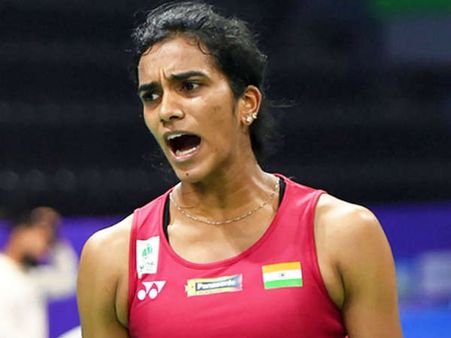 ફાઈનલમાં હારીને પણ પી વી સિંધુએ રચ્યો ઈતિહાસ, મેળવ્યો સિલ્વર મેડલ