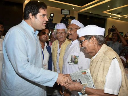 રાજકારણ પૈસા બનાવવાનો માર્ગ નથી