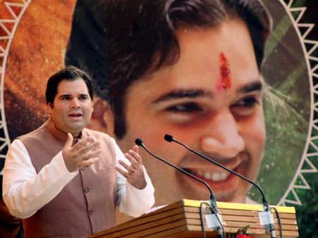 28 ગરીબોને પોતાના પગારથી ઘર આપી ચુક્યા છે