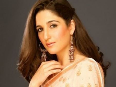 જ્યારે બળજબરીથી ગળે લાગી ગયા હતા જલોટા