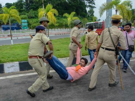 આંધ્ર પ્રદેશમાં બંધની અસર આંધ્ર પ્રદેશમાં બંધની અસર