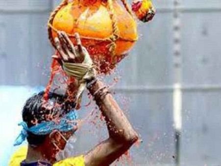 Dahi Handi: 501 રૂપિયાનો ફાળો નહીં આપ્યો તો બાઈકને આગ લગાવી દીધી