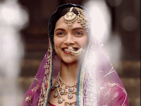 દીપિકા પાદુકોણે આખરે કન્ફર્મ કર્યા લગ્ન, જુઓ બોલિવુડની સુંદર નવવધુઓ