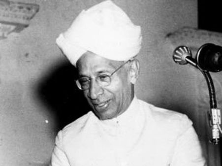 Teacher's Day: સફળતાના મંત્ર છે સર્વપલ્લી રાધાકૃષ્ણનના આ વિચાર