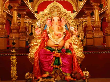 માતા પાર્વતીએ ગણેશને પોતાના હ્રદયથી લગાવી દીધા