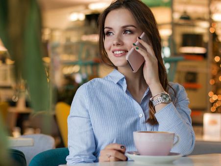 ફોન પર સૌથી પહેલા કેમ કહીએ છીએ 'હેલો', જાણો દિલચસ્પ કહાની