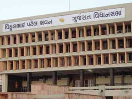 મોડી રાત સુધી ચાલી વિધાનસભા કામગીરી