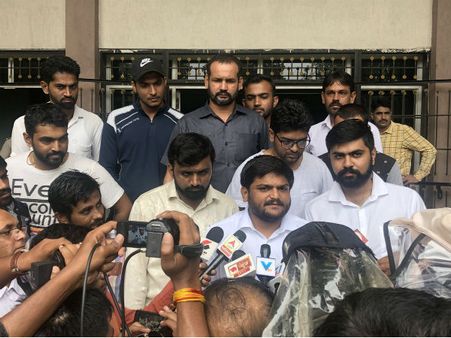 ભગતસિંહ જેવા કાર્યક્રમ પણ આપશુંઃ પુર્વિન પટેલ ભગતસિંહ જેવા કાર્યક્રમ પણ આપશુંઃ પુર્વિન પટેલ