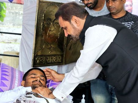 હાર્દિકને મળ્યા શક્તિસિંહ ગોહિલ હાર્દિકને મળ્યા શક્તિસિંહ ગોહિલ