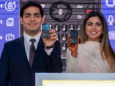 હવે Jio ના બંને ફોનમા ચાલશે WhatsApp, નવા વર્ઝનમાં મળશે આ બધા ફિચર્સ