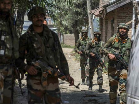 જમ્મુ કાશ્મીરના કુલગામમાં એનકાઉન્ટર, ચૌગામમાં 5 આતંકીઓ ઠાર મરાયા