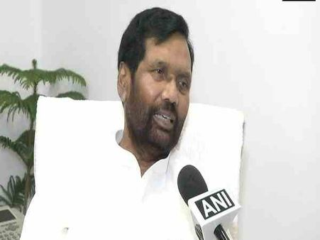 વી પી સિંહ અને મોદીએ આંબડકરને તેમનું યોગ્ય સમ્માન આપ્યુ