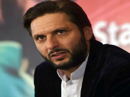 Video: તંબાકુ ખાતા કેમેરામાં ઝડપાયા શાહિદ આફ્રિદી, વીડિયો વાયરલ