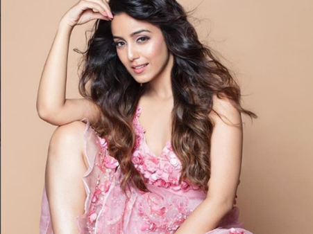 સૃષ્ટિની બૉલ્ડ તસવીરો