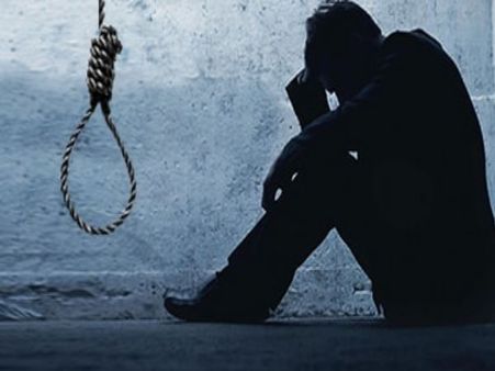 પાડોશીઓએ પોલીસને જાણ કરી પાડોશીઓએ પોલીસને જાણ કરી