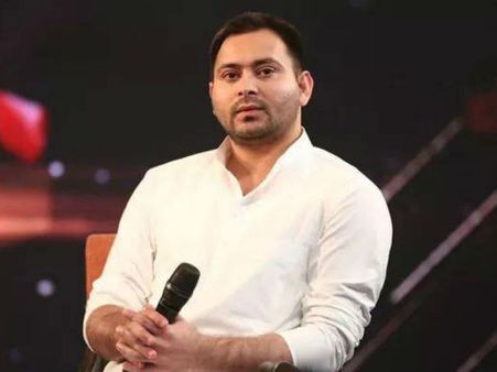 તેજસ્વીએ મોદીને માર્યું મેણું, 2 કરોડ લોકો પકોડા તળશે તો ખાશે કોણ?