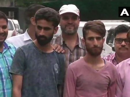 દિલ્હીઃ લાલ કિલ્લા પાસેથી બે સંદિગ્ધ આતંકવાદીઓની ધરપકડ