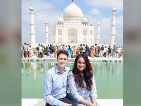 મેચિંગ કપડામાં જોવા મળ્યા બંને