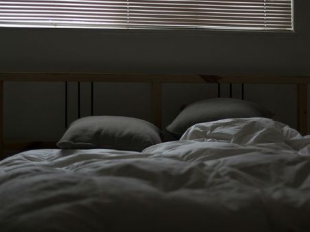 રહેવા માટે હોટેલના બદલે હોસ્ટેલ કરો પસંદ