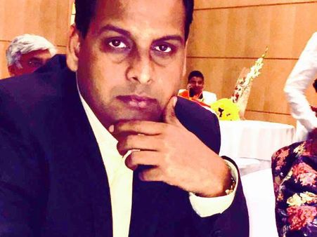 એપ્પલમાં સેલ્સ મેનેજર હતા વિવેક