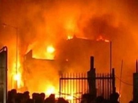 બોસ્ટનમાં ગેસ પાઈપલાઈનમાં લાગી આગ, ઘણા ઘાયલ, સેંકડો ઘર ખાલી કરાવાયા