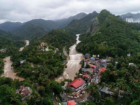 કેરળ પર ફરીથી ખતરો, અમુક જિલ્લામાં ભારે વરસાદને કારણે યલો એલર્ટ