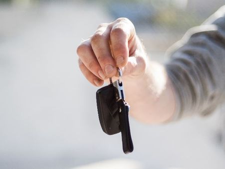 પીએમ મોદી બે મહિલાઓને સોંપશે ગાડીની ચાવી પીએમ મોદી બે મહિલાઓને સોંપશે ગાડીની ચાવી