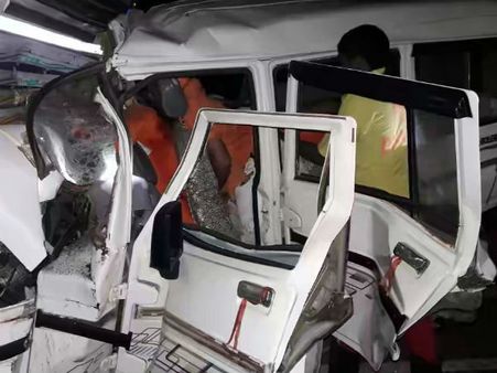 મહાસમુદ્ર: રોડ દુર્ઘટનામાં ભાજપ નેતા સહીત 10 યાત્રીઓની મૌત