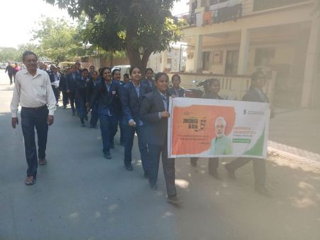 ગાંધીનગનાર મેયરે સ્વચ્છતા અને પ્લાસ્ટિકનો વપરાશ ન કરવા જનસંપર્ક કર્યો
