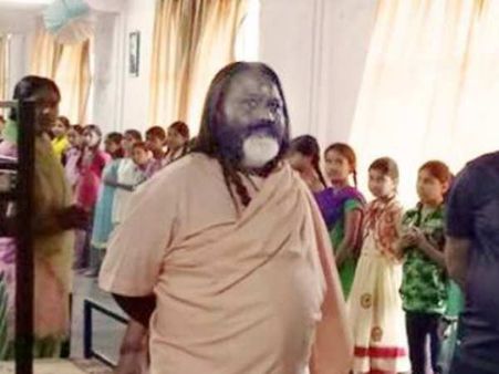 ચાની દુકાન પર કામ કર્યું 