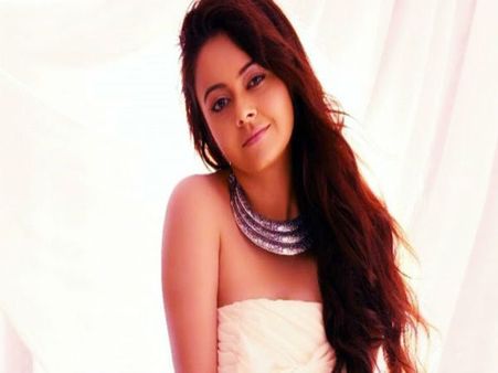 ટીવીથી દૂર છે