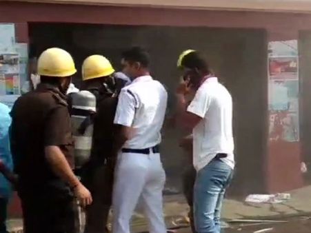 કોલકાતાની મેડિકલ કોલેજમાં લાગી ભીષણ આગ, 250 લોકોને સુરક્ષિત બહાર કઢાયા