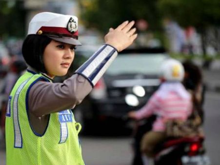 યુનિફોર્મ પહેરતા પહેલા થાય છે વર્જિનિટી ટેસ્ટ