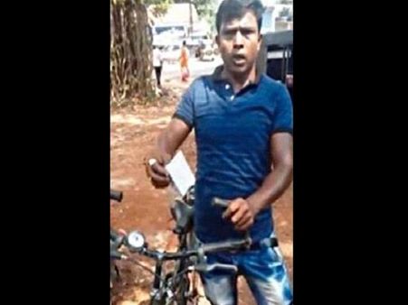 કેરળ પોલીસનું કારનામુ, હેલ્મેટ વિના સાઇકલ ચલાવવા પર દંડ ફટકાર્યો