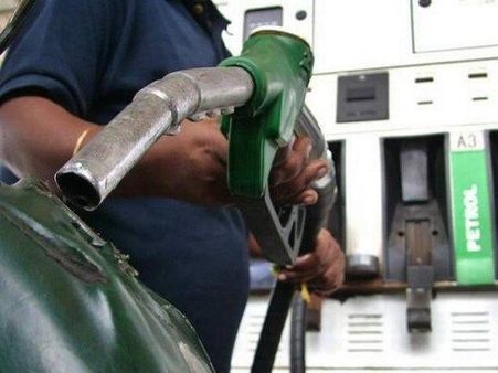 કેન્દ્ર સરકારે 2.5 રૂપિયાનો ઘટાડો કર્યો હતો કેન્દ્ર સરકારે 2.5 રૂપિયાનો ઘટાડો કર્યો હતો