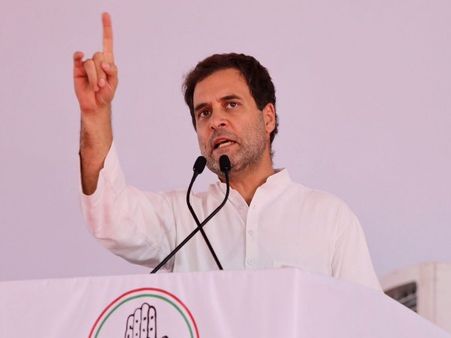 વસુંધરા રાજેએ સરકારી સ્કૂલો બંધ કરી દીધી