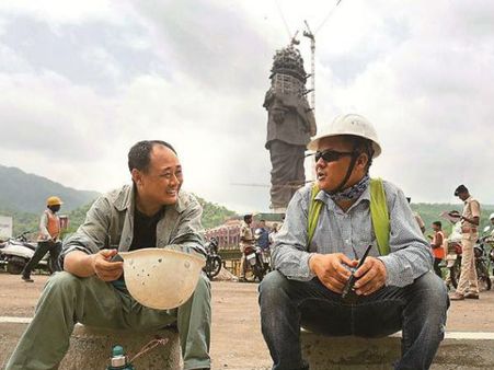 ચીની કર્મચારીઓ પણ પ્રોજેક્ટ જોડે જોડાયા હતા