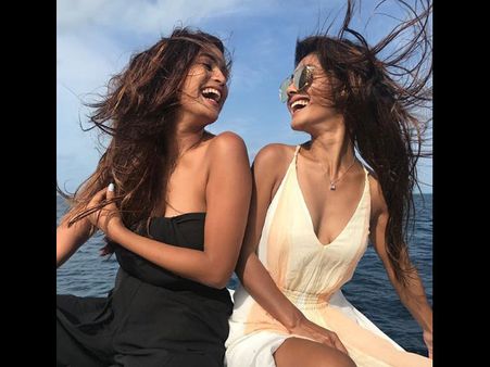 બૉલ્ડ તસવીરો