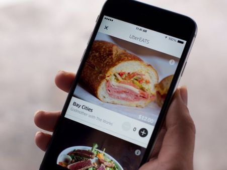 ડિલિવરી બોયની હરકત કેમેરામાં કેદ